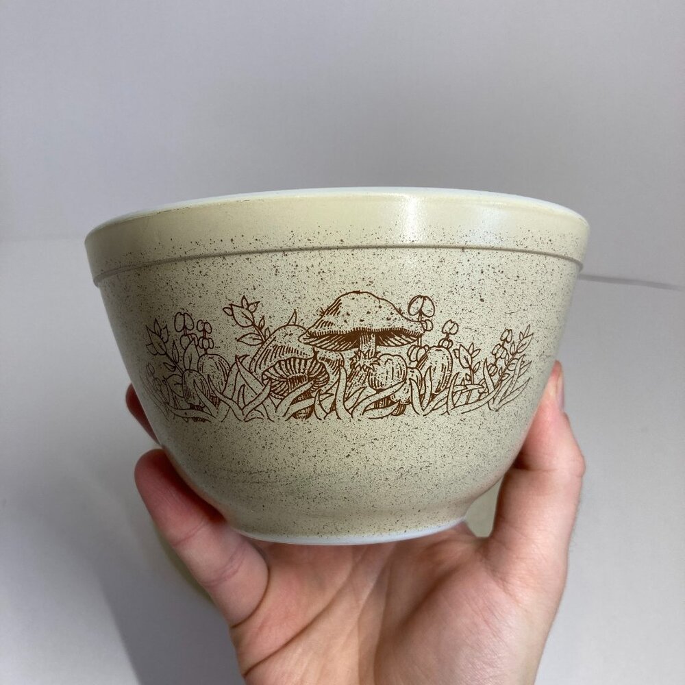 Vintage Pyrex Forest Fancies Mushroom #403 And #401 Nesting Mixing Bowls Set - Picture 3 of 11